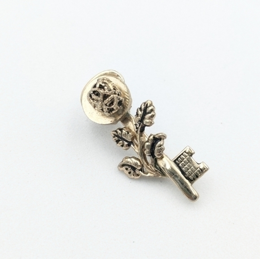 5/25$  Vintage unique skeleton key and flower small brooch pin